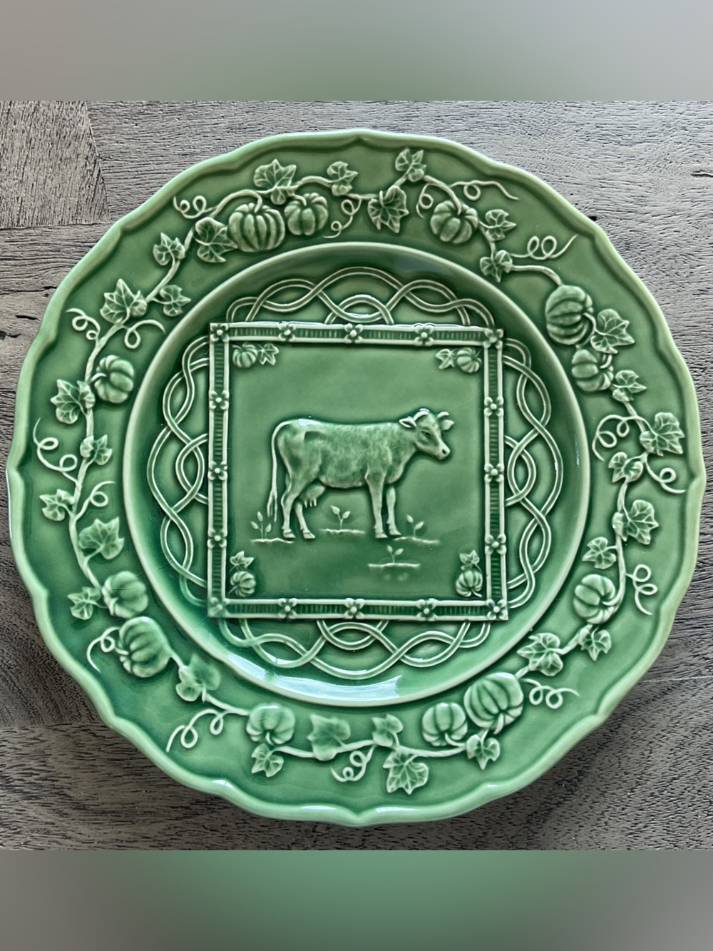 Bardallo Pinheiro Cow Plate, 9” Diameter